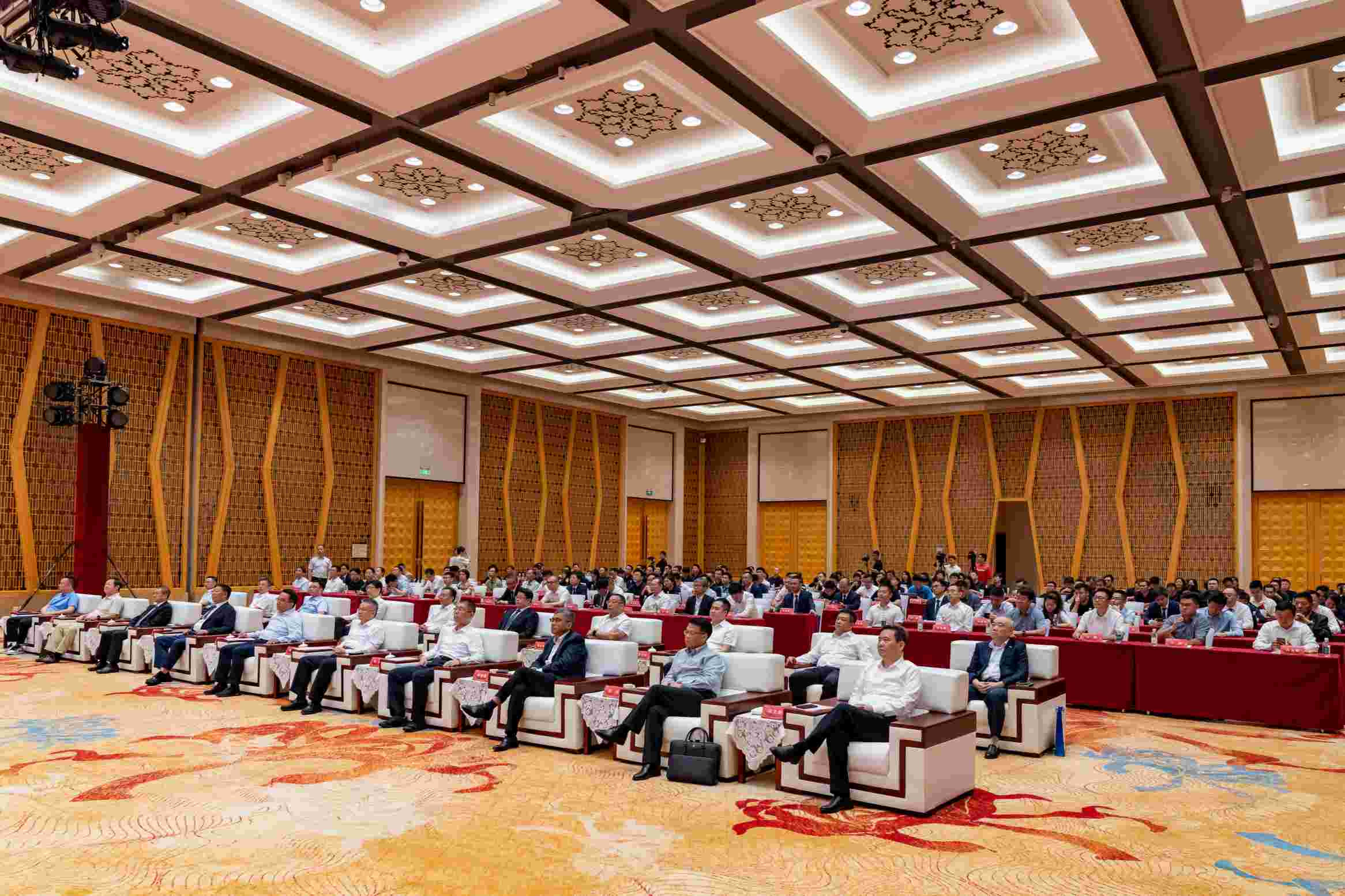 隆騰二十年，盛譽(yù)譜新篇