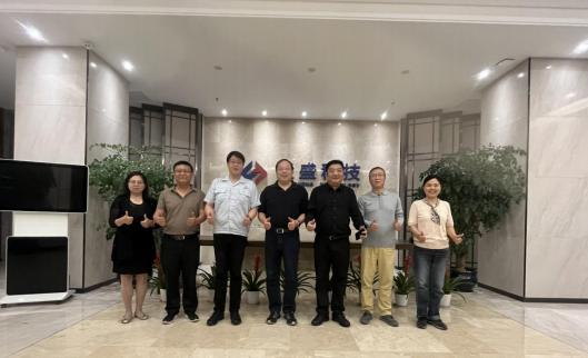 勇?lián)鐣?huì)責(zé)任，支持無(wú)錫教育發(fā)展